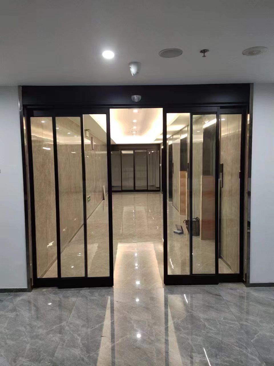 涟水县玻璃伸缩门